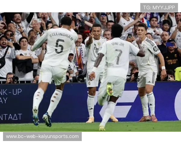 西甲最新格局:皇马客平失步,巴萨赢球逼近差距 西甲最新格局:皇马客平失步,巴萨赢球逼近差距