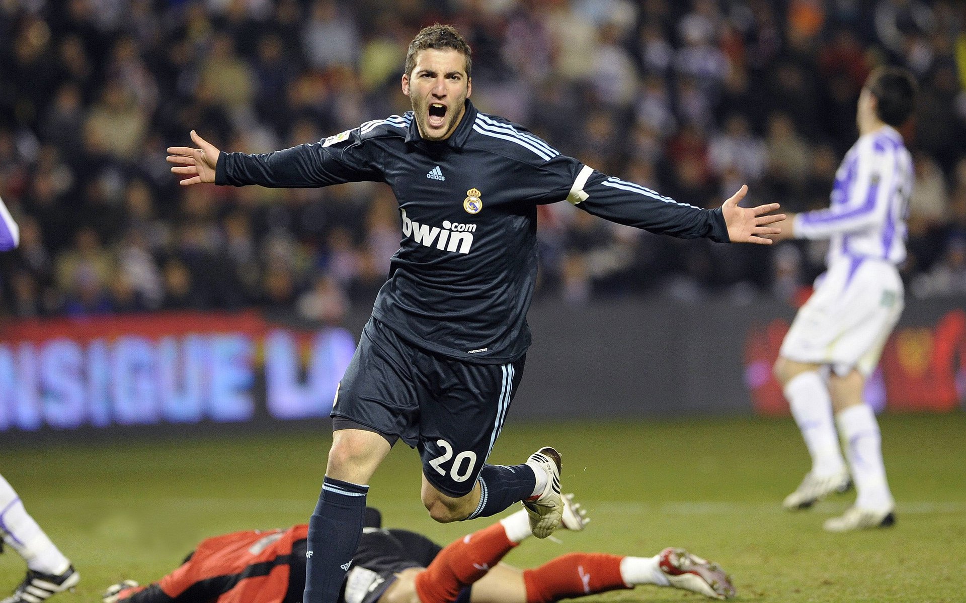 世界网坛新星崛起，多项赛事冷门频出，世界网坛第一人